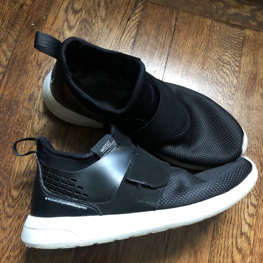 WESC Mens Athletic slip on shoes